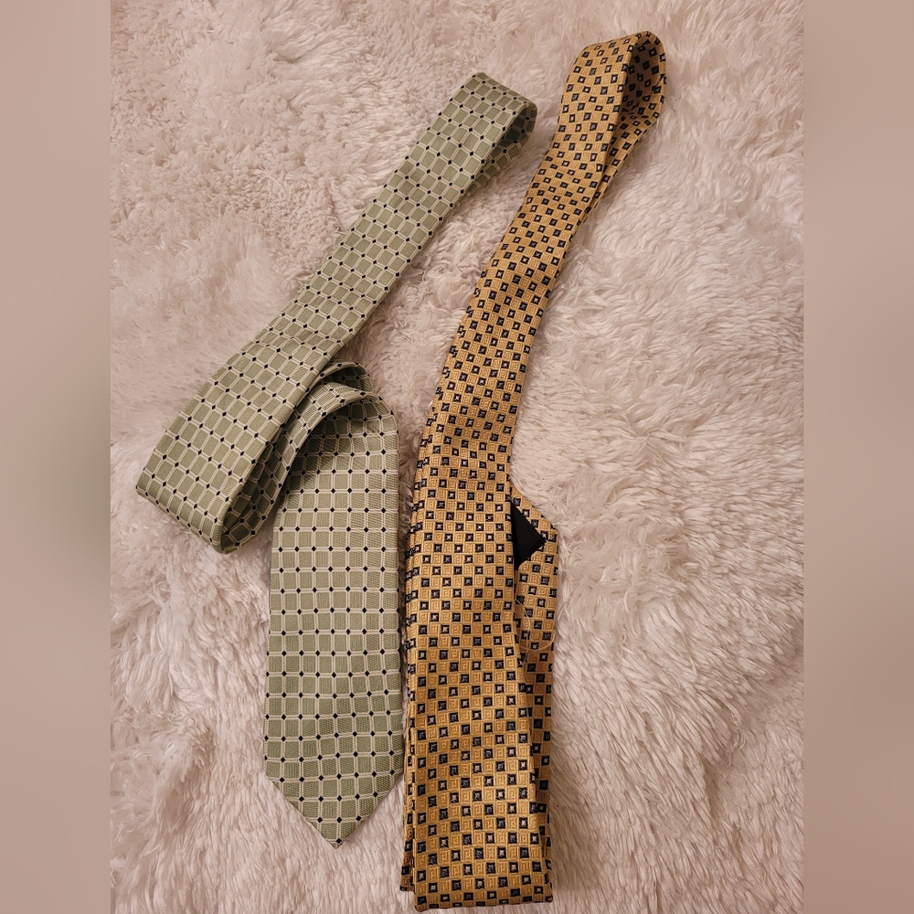 Set of ties